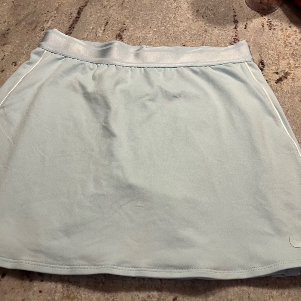 Women’s Nike Dri Fit Skort Size PL, shorts under skirt